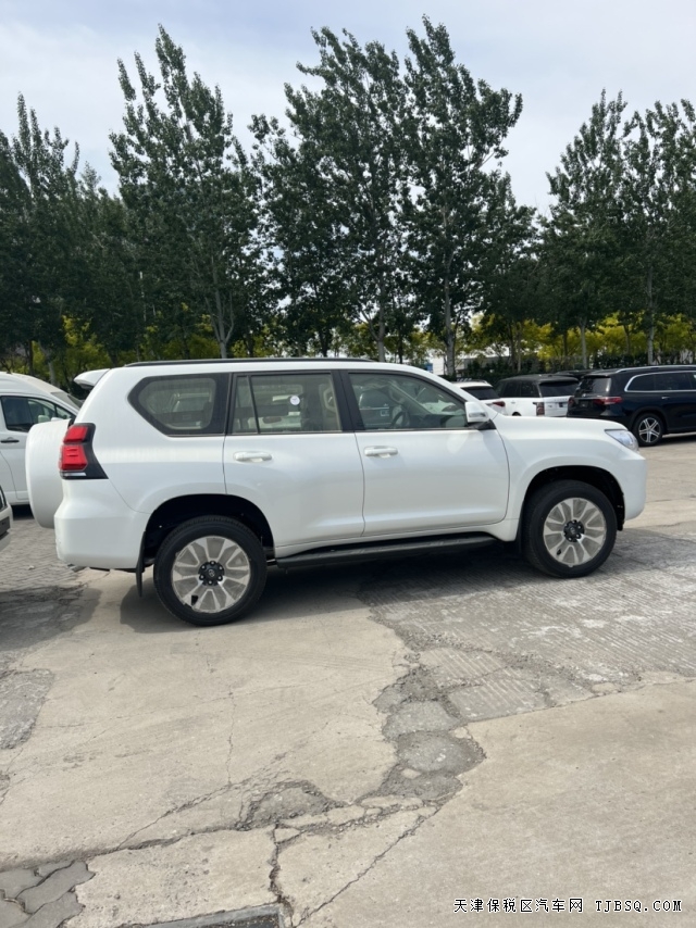 23款霸道4000現(xiàn)車到港  可售全國