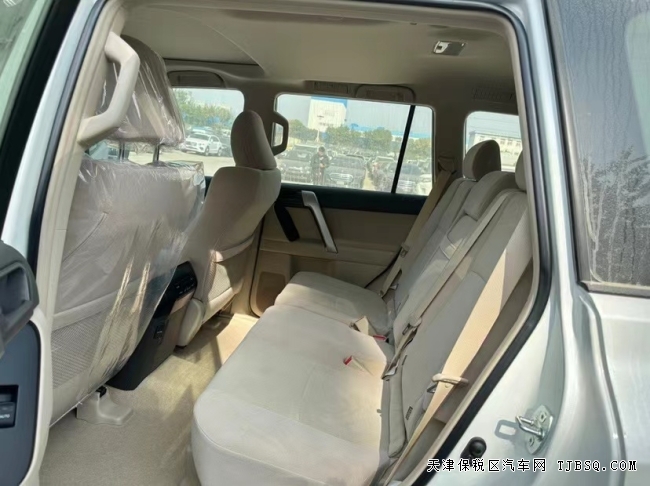 22款霸道2800后掛備胎天津港最新報價以及車輛照片