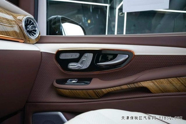 18649036440 奔馳V250尊貴奢華至極享受 專業(yè)定制