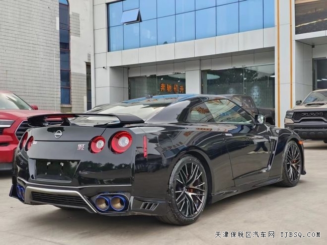 日產(chǎn)GTR海外一首車源顏色齊全 金秋價格大談
