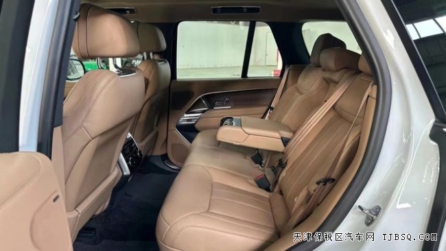 23款路虎3.0 HSE 300柴油現(xiàn)車優(yōu)惠10萬