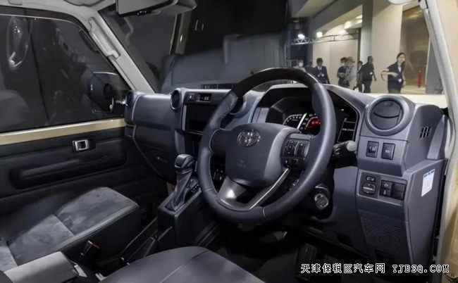 中東版24款豐田酷路澤LC76柴油2.8T兩把鎖港口現(xiàn)車本家車源