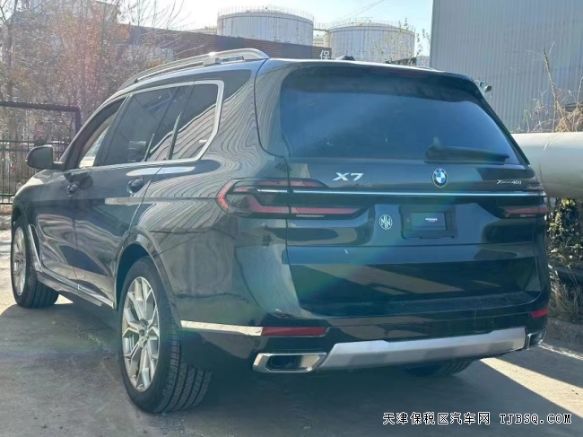 天津平行進口23款寶馬X7 現(xiàn)車顏色配置手續(xù)齊全 跳水價熱賣