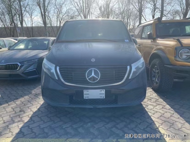 天津平行進(jìn)口22款奔馳EQV300兩驅(qū) 港口現(xiàn)車 特價(jià)急售