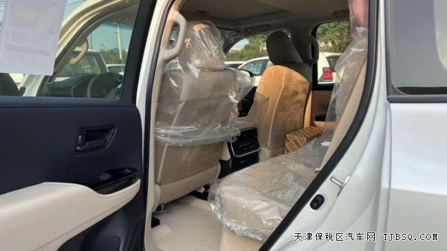 天津港平行進(jìn)口車豐田酷路澤3500  LC300 已回號(hào) 馬上現(xiàn)車
