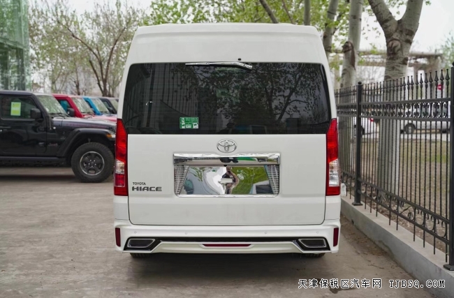 豐田純進(jìn)口海獅HIACE200 素車 35萬起 可私人定制