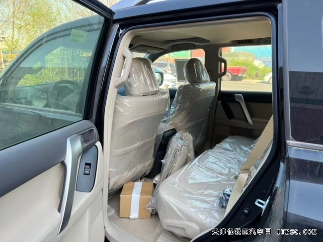 豐田霸道 港口現(xiàn)車少量 價格持續(xù)上漲中 可全國上牌 按揭無手續(xù)費