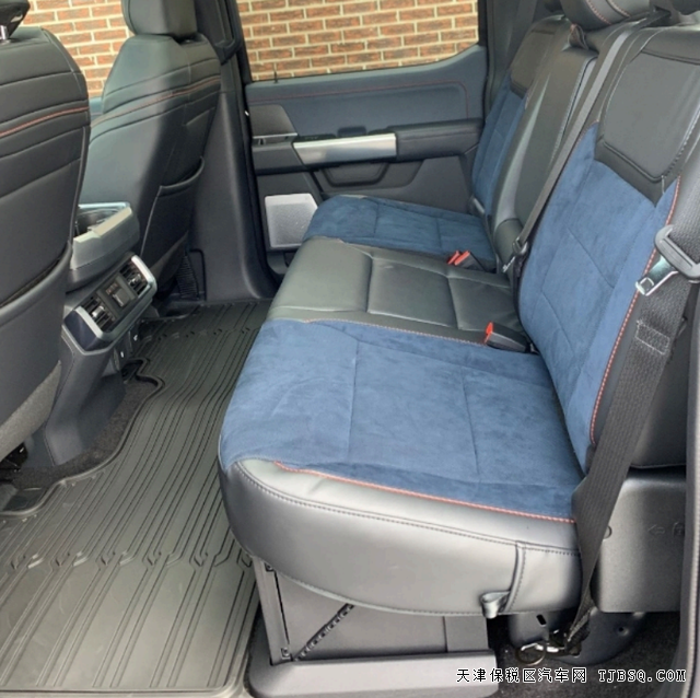 福特F150 23款 3.5T Raptor猛禽37性能包 天津港口現(xiàn)車 僅售108萬