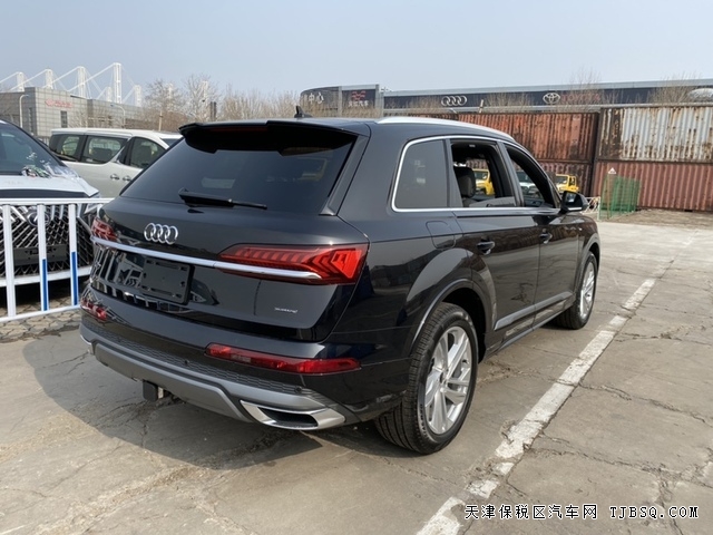 天津港平行進(jìn)口加版奧迪Q7.21款3.0T現(xiàn)車熱賣中曾經(jīng)的百萬(wàn)級(jí)別腰斬一半