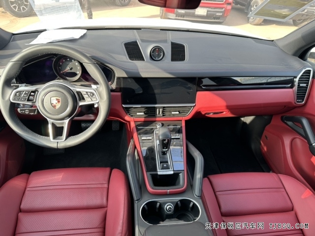 平行進(jìn)口新款保時(shí)捷卡宴國(guó)六現(xiàn)車全國(guó)上牌無(wú)憂極具性價(jià)比天津港降價(jià)促銷85萬(wàn)起