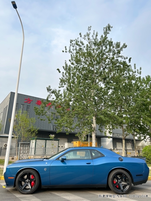 平行進口22款美規(guī)道奇地獄貓6.2 v8天津港現(xiàn)車手續(xù)全全國上牌熱銷中