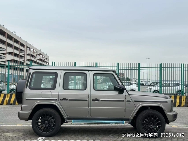 平行進口23款歐規(guī)奔馳G500新款原車原碼國六全國上牌無憂天津港現(xiàn)車