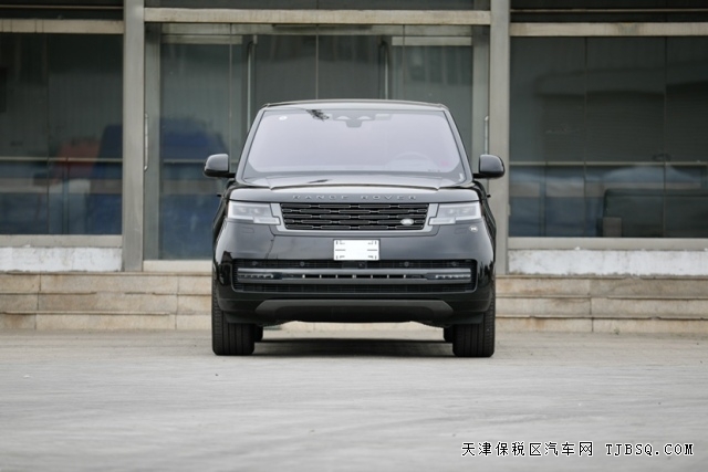 平行進(jìn)口23款路虎攬勝SE長軸4.4T大V8天津港國六現(xiàn)車超豪華SUV代表