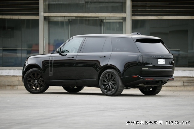 平行進(jìn)口23款路虎攬勝SE長軸4.4T大V8天津港國六現(xiàn)車超豪華SUV代表