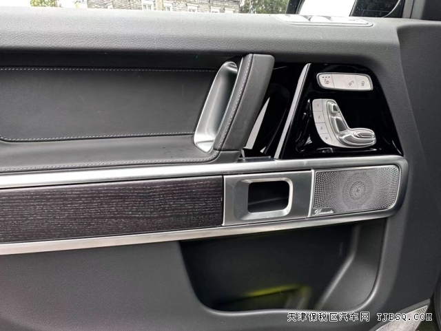 平行進(jìn)口柴油版23款奔馳G400d原車原碼國六天津港現(xiàn)車