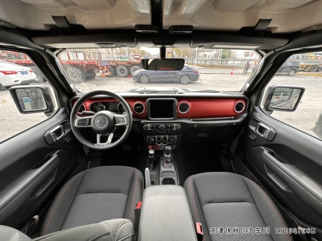 23款JEEP牧馬人2.0T 現(xiàn)車配置顏色全 天津港42.5萬起售