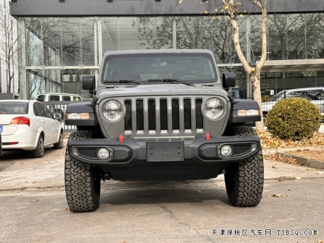 港口JEEP牧馬人大量現(xiàn)車庫存壓力大國六A即將實(shí)施最便宜車型只需40萬提車