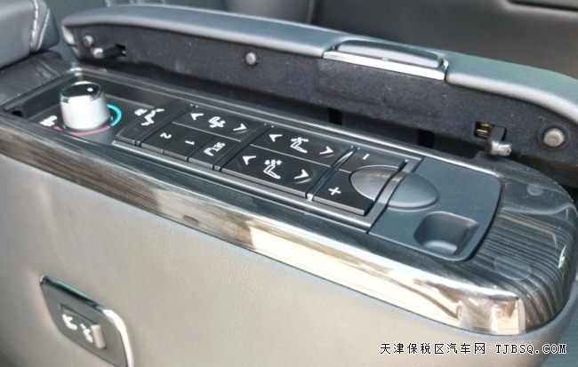 平行進口最豪華MPV代表雷克薩斯LM350 七座行情配置國六現(xiàn)車