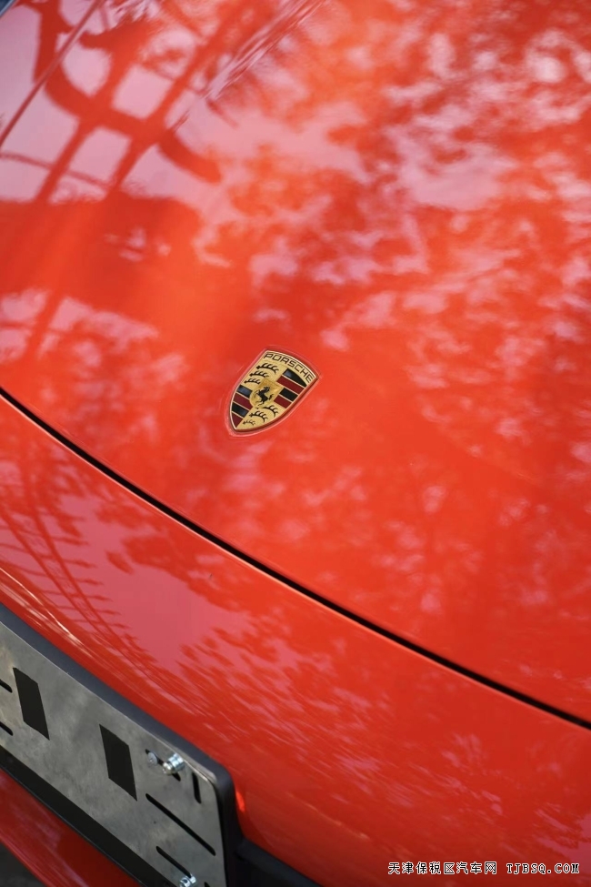 22款911 Carrera 4S，熔巖橙/波爾多紅 現(xiàn)車全國(guó)上牌 可分期