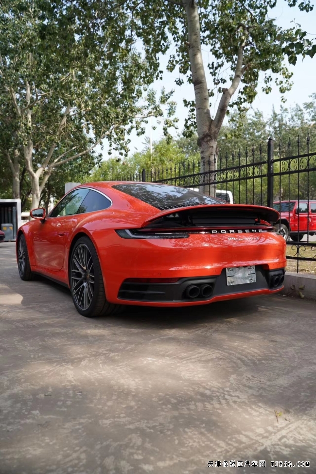 22款911 Carrera 4S，熔巖橙/波爾多紅 現(xiàn)車全國(guó)上牌 可分期
