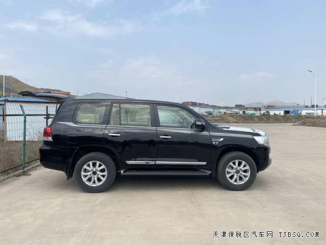 中東版陸巡酷路澤5.7國六B現(xiàn)車 130萬起 大排量V8情懷車