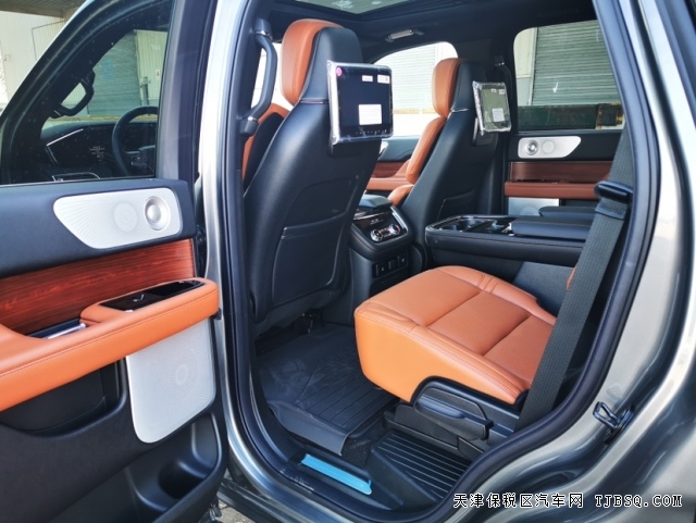 最后一臺國六A庫存林肯領(lǐng)航員標軸港口現(xiàn)車賠錢甩賣98萬想要大膽出價
