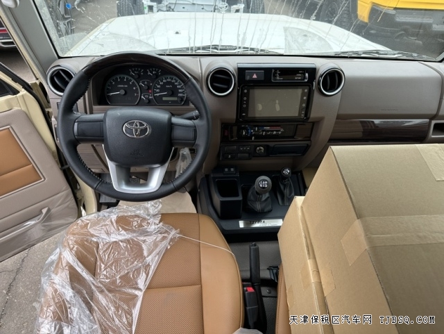 經(jīng)典永不過時豐田酷路澤70系列之LC79硬派皮卡車港口最新行情58萬