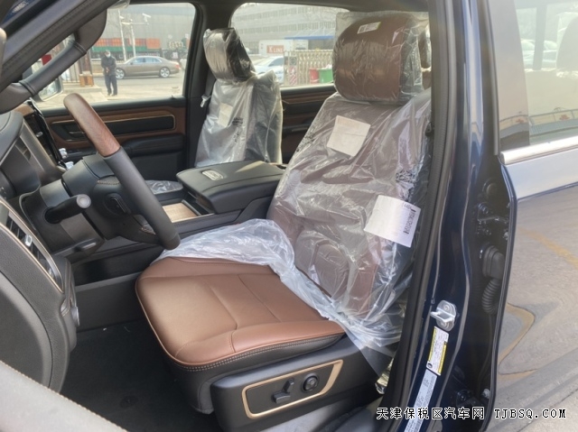 平行進口最豪華的美式大皮卡道奇公羊長角號5.7L自吸港口最新行情報價53.8萬起