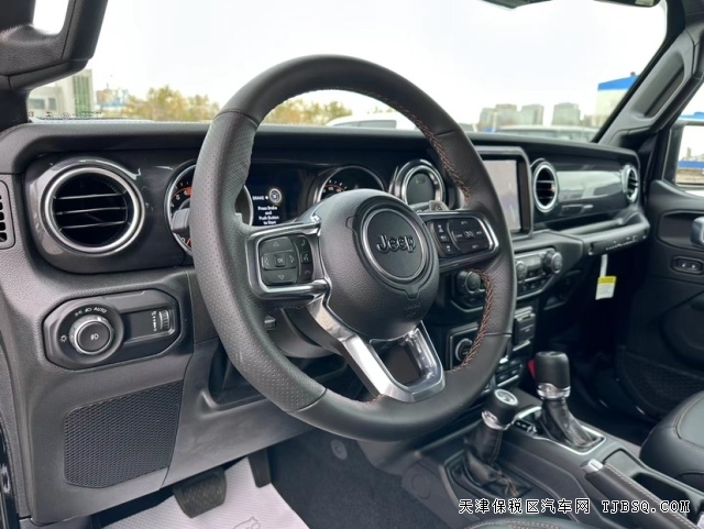 JEEP牧馬人392 高配參數(shù)報(bào)價(jià) 港口暴跌30萬 獨(dú)家車型