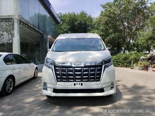 平行進口中東版豐田海獅3.5L大空間商務(wù)車港口現(xiàn)車售價跌幅慘淡