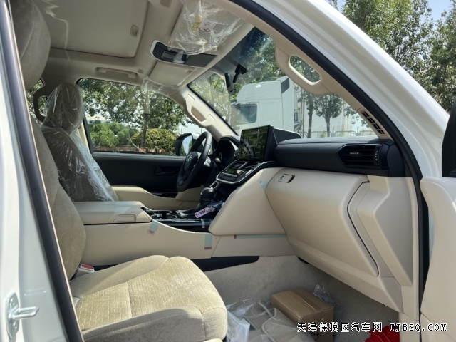 全新改款后的豐田L(fēng)C300酷路澤4.0千呼萬(wàn)喚始出來(lái)港口火爆熱銷中最新售價(jià)80萬(wàn)起