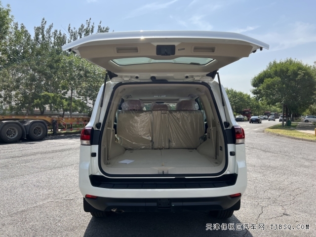 全新改款后的豐田L(fēng)C300酷路澤4.0千呼萬(wàn)喚始出來(lái)港口火爆熱銷中最新售價(jià)80萬(wàn)起