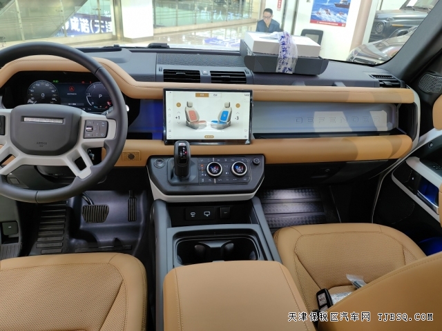 23款柴油路虎衛(wèi)士 平行進(jìn)口獨(dú)有車型 馬力大動力強(qiáng) 越野性能更好