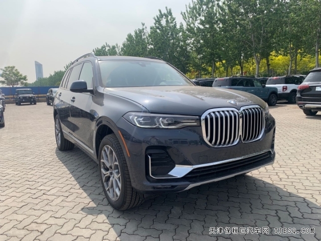 f6cdacf7777f9d16eb51a516e139cf9e 曾經(jīng)的GLS450同級(jí)別對(duì)手22款寶馬X7現(xiàn)在降價(jià)20萬促銷去庫存港口最新售價(jià)86萬