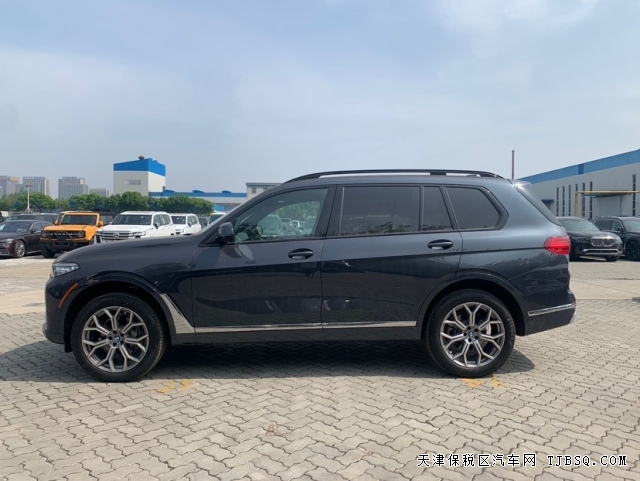 b1f44f9e3807f1996e3332d934423445 曾經(jīng)的GLS450同級(jí)別對(duì)手22款寶馬X7現(xiàn)在降價(jià)20萬促銷去庫存港口最新售價(jià)86萬