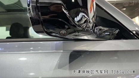 平行進(jìn)口獨(dú)有車型23款110柴油版路虎衛(wèi)士3.0T港口特價(jià)79.8萬(wàn)