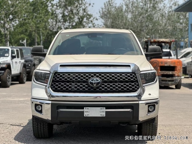 絕版大排量皮卡豐田坦途5.7L港口還有少量現(xiàn)車(chē)長(zhǎng)途穿越的王者最新行情44萬(wàn)
