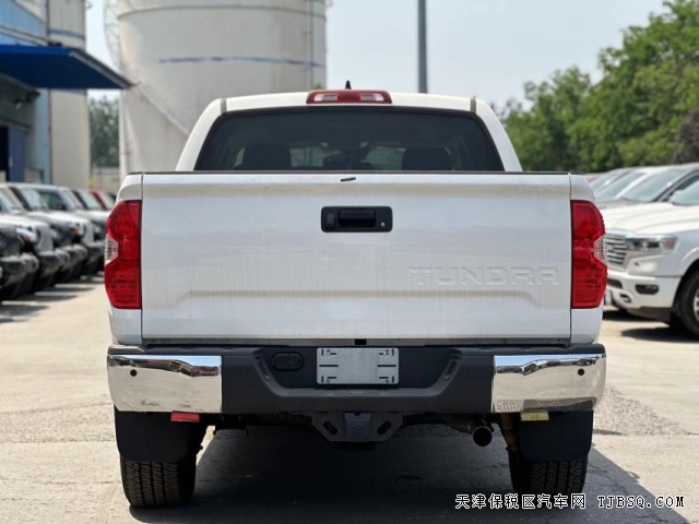 絕版大排量皮卡豐田坦途5.7L港口還有少量現(xiàn)車(chē)長(zhǎng)途穿越的王者最新行情44萬(wàn)