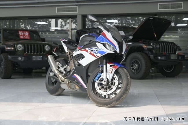 74bf7b6aa253d1f8c13864bf772314ba 平行進口22款寶馬雙R摩托車M包港口現(xiàn)車銷售中最新行情26.5萬價格可談可分期購車