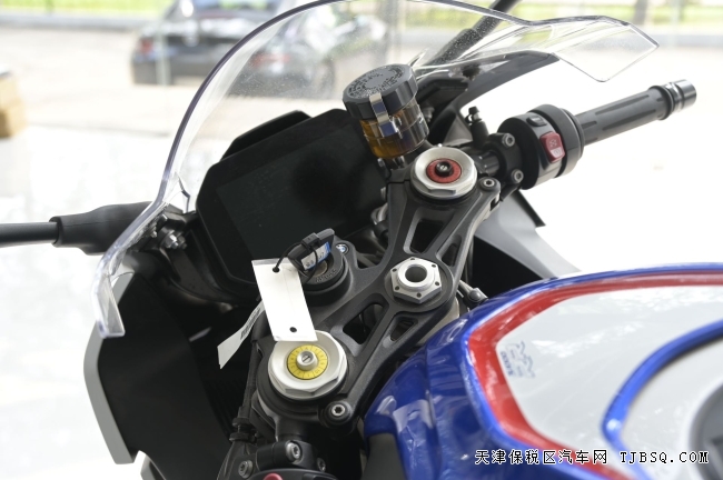 寶馬雙R 展廳現(xiàn)車 特價(jià)出售 