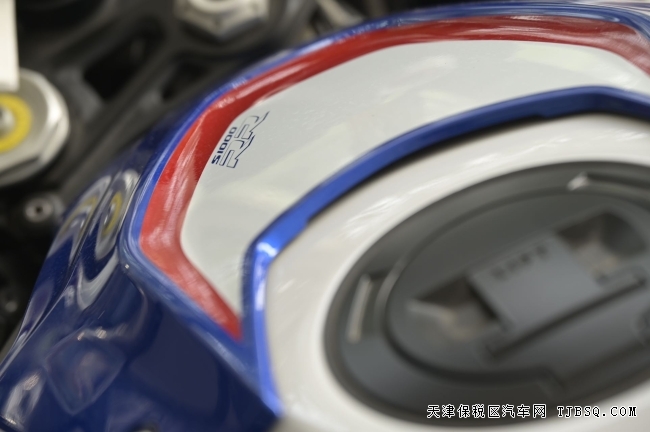 寶馬雙R 展廳現(xiàn)車 特價(jià)出售 
