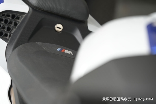寶馬雙R 展廳現(xiàn)車 特價(jià)出售 