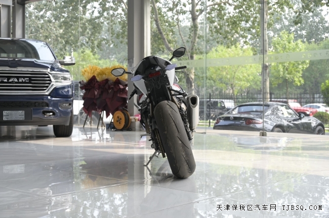 寶馬雙R 展廳現(xiàn)車 特價(jià)出售 