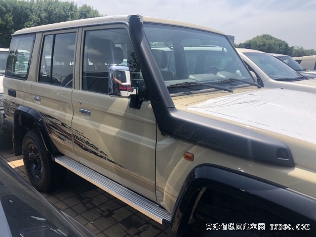 硬派越野的神話23豐田酷路澤LC76國六再度上市港口現車簡單可靠