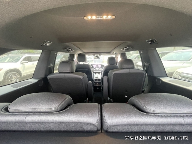 平行進(jìn)口23款奔馳GLS450大型豪華SUV落地價(jià)格115萬(wàn)港口現(xiàn)車促銷