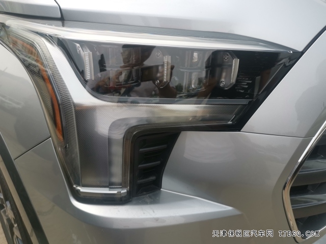 23款豐田紅杉美式全尺寸SUV的經典代表港口現(xiàn)車分期無手續(xù)費