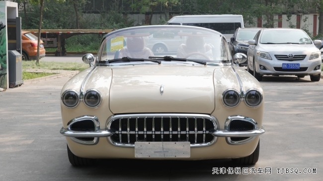 來自比亞迪的復(fù)古韻味？ 松散海豚實(shí)車圖曝光 展位現(xiàn)車