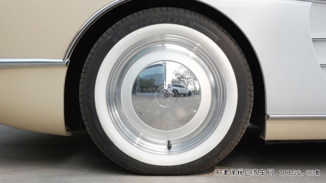 來自比亞迪的復(fù)古韻味？ 松散海豚實(shí)車圖曝光 展位現(xiàn)車