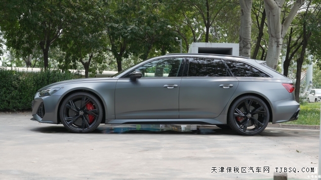 平行進(jìn)口23款?yuàn)W迪RS6 4.0T西裝暴徒獨(dú)家車型港口最新現(xiàn)車售價(jià)200