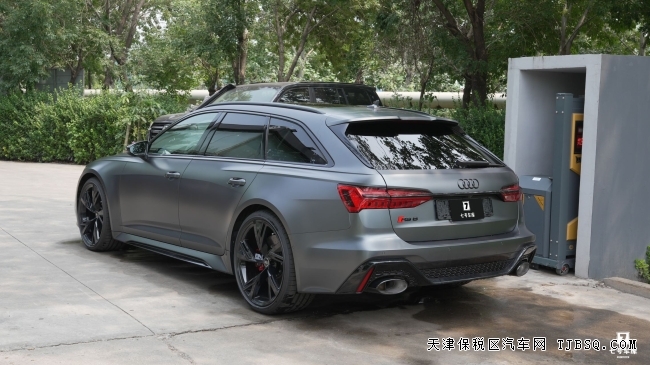 平行進(jìn)口23款?yuàn)W迪RS6 4.0T西裝暴徒獨(dú)家車型港口最新現(xiàn)車售價(jià)200